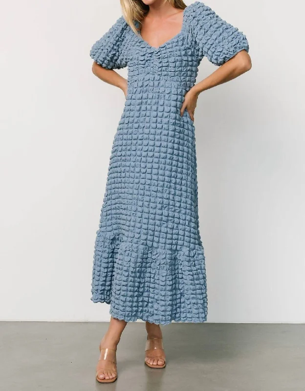 Limited - Stock Textured Sweetheart Bubble Midi Dress In Denim Blue