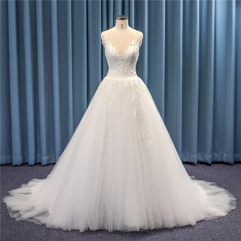 Latest Fashion Deep V-neck Tank Strap Lace and Tulle A-line Wedding Dress