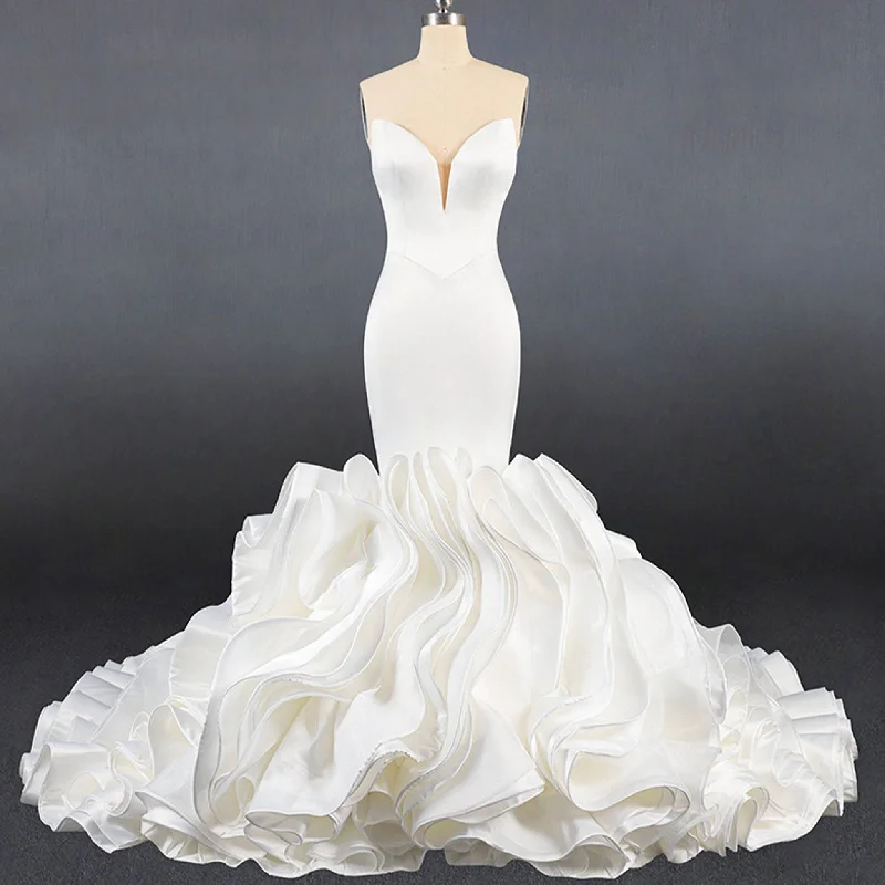 Style Upgrade Elegant Strapless Satin Mermaid Wedding Dress with Layered