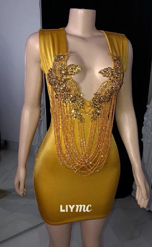 Mid - Week Surprise LP2232 - V-Neck Sleeveless Appliques Beaded Short Bodycon Prom Dress