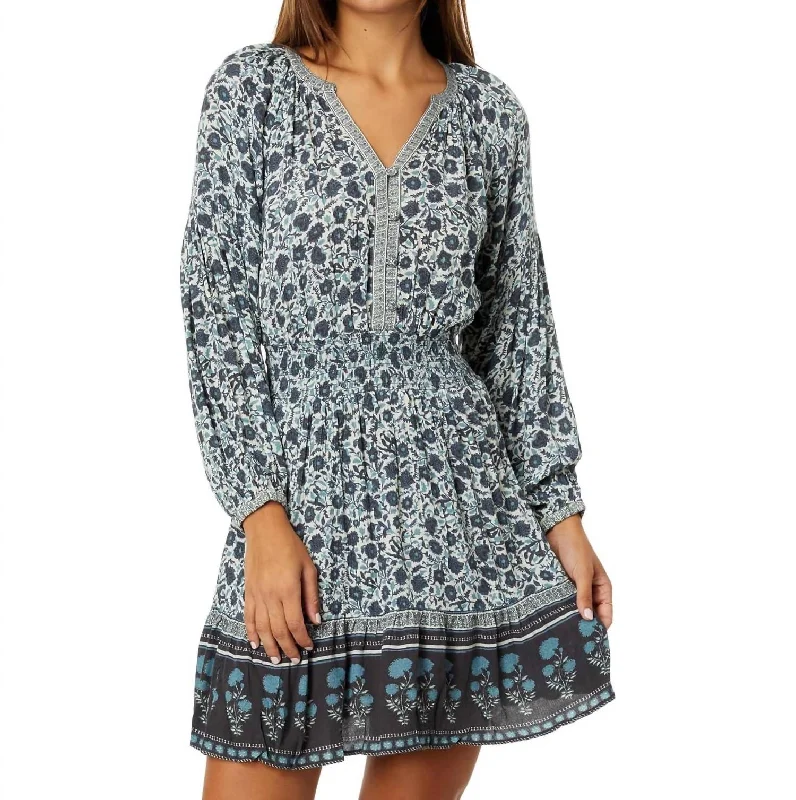 Discounts On Casual Weekend Styles Montana Dress In Navy Folly Floral