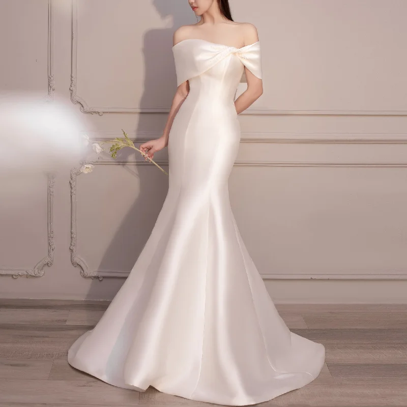 Elegant Style Off the Shoulder Trumpet Mermaid Wedding Dress with Pearls