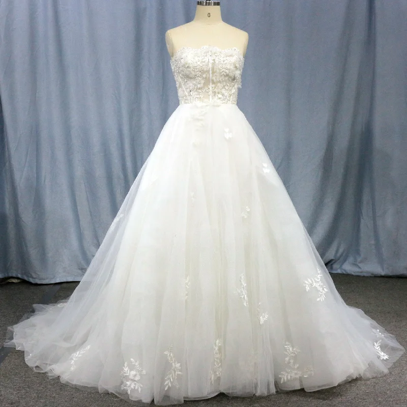 Fashionista Favorites Elegant Strapless A-Line Beaded Lace Tulle Wedding Dress