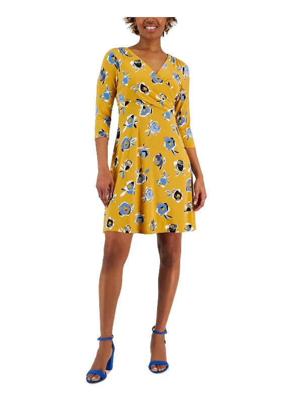 Feminine Soft - Hued Styles Petites Womens Daytime Floral Print Shift Dress