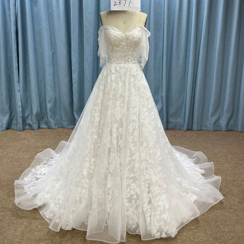 Parisian Effortless Chic Style Floral Lace A-line off Shoulder Wedding Dress with Sweetheart Neck