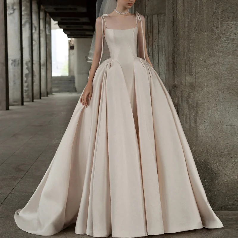 Nordic Minimalist Home Look Elegant Vintage A-Line Wedding Dress with Ruched Spaghetti Strap