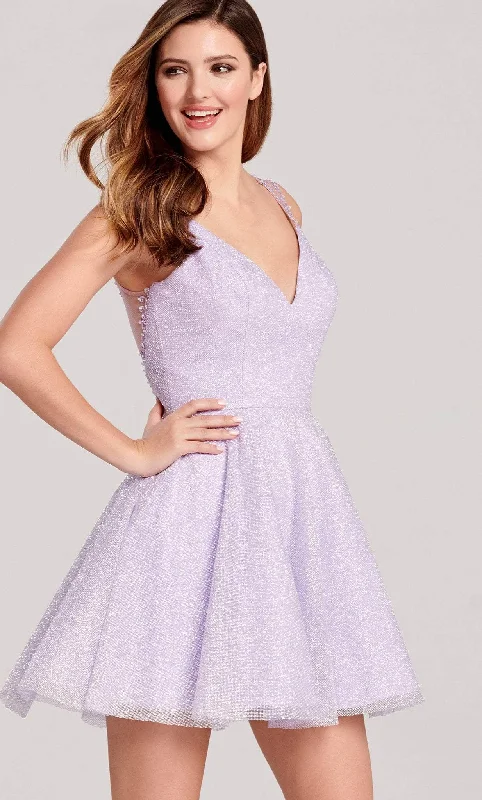 Women's Stylish Outdoor Outfit Ellie Wilde EW22059S - V-Neck Dress